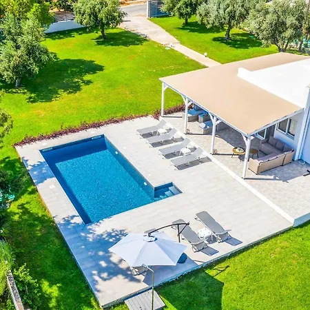 Vilă Casa Bianca